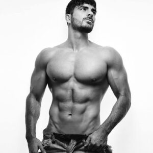 Chippendale Suisse Sandro