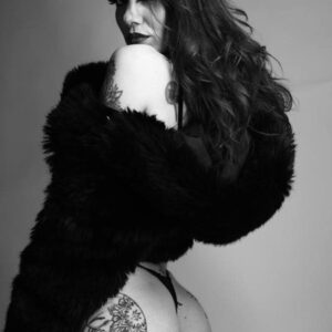 Artiste effeuillage Genève Kitty